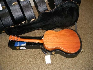 View the album Larrivee LS-03, Limited Edition, 12-fret Join