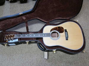 View the album Martin Custom D-41, Amazon Rosewood/Premium Sitka Spruce