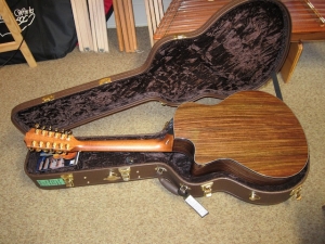 View the album Taylor Custom GSCE 12-String, Sinker Redwood/Premium East Indian Rosewood