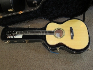 View the album Larrivee OM-05, Brazilian Mahogany/Sitka Spruce