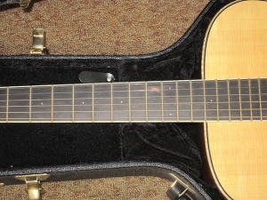 View the album Larrivee OM-05, Brazilian Mahogany/Sitka Spruce
