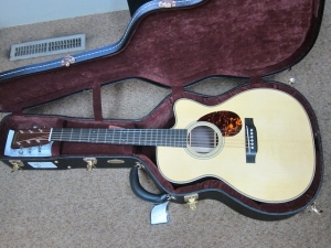 View the album Martin Custom 000-28V, Cutaway, Amazon/Italian Alpine, Fishman Matrix Infinity Pickup