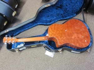 View the album Larrivee Custom LV-05E, Italian Alpine Spruce/Exquisite Quilted Mahogany
