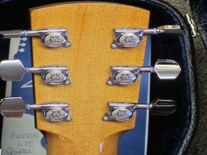 View the album Larrivee Custom L05, Italian Alpine Spruce, Quilted Mahogany