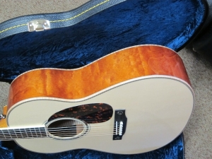 Larrivee Custom L05 Italian Alpine Spruce/Quilted Mahogany, #2