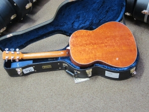 Larrivee Custom L05 Italian Alpine Spruce/Quilted Mahogany, #2
