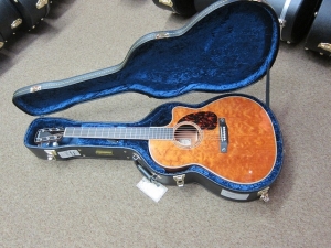 Larrivee Custom L-05E, ALL QUILTED MAHOGANY!