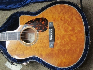 Larrivee Custom L-05E, ALL QUILTED MAHOGANY!