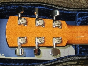 Larrivee Custom L-05E, ALL QUILTED MAHOGANY!