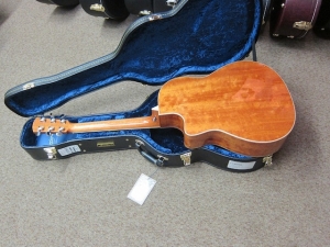 Larrivee Custom L-05E, ALL QUILTED MAHOGANY!