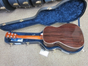 View the album Larrivee Custom 009, Cedar/East Indian Rosewood, Maple Binding