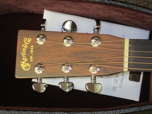 View the album Martin HD-28 MP, Madagascar/Sitka Spruce