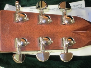 View the album Martin Custom HD-28, Amazon Rosewood/Adirondack Spruce