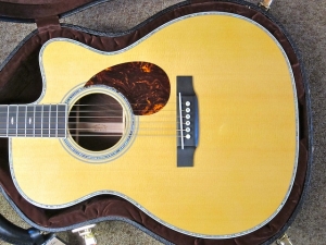 View the album Martin Custom 000C-41Special, Very Rare Amazon Rosewood/Master Grade Sitka Spruce--SOLD!