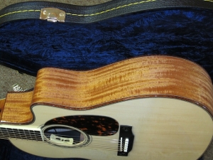 Larrivee LV-05E, Fine Brazilian Mahogany/Italian Alpine Spruce